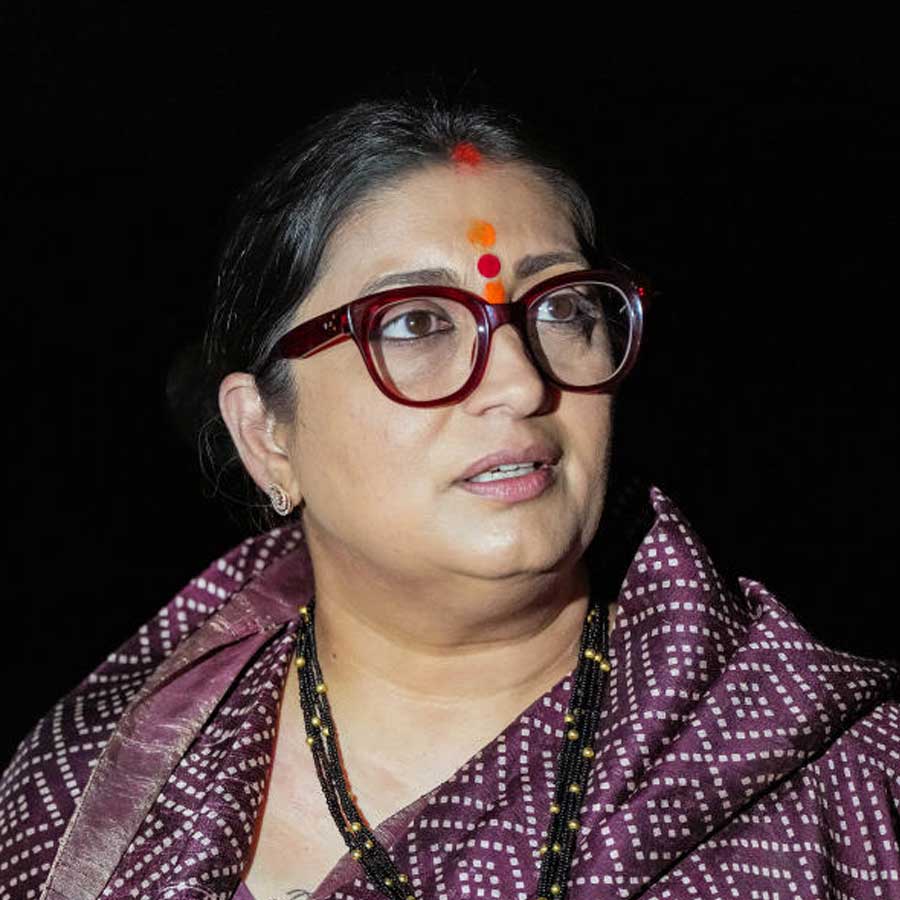 এসআইআর প্রক্রিয়ায় অমেঠীর ভোটার তালিকায় নাম রেখে দিলেন প্রাক্তন সাংসদ স্মৃতি ইরানি, সেখানেই বানিয়েছেন বাড়ি