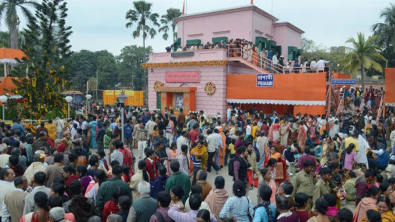কল্পতরু উৎসবে কাশীপুর উদ্যানবাটিতে ভক্তদের সমাগম