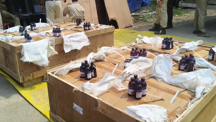 পর পর তিন দিন নেশার সিরাপ আটক করে সা