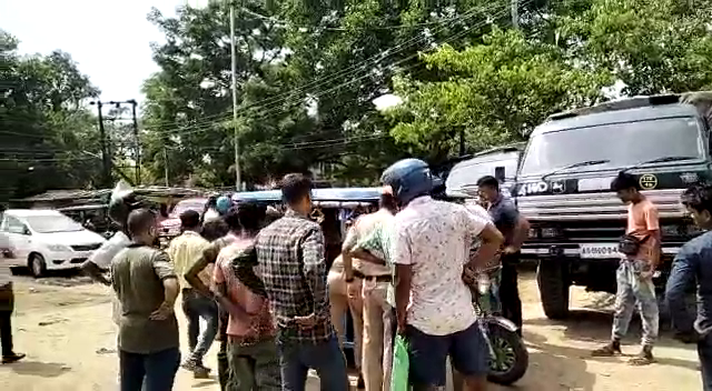পুলিশ ও বিএসএফের যৌথ অভিযানে করিমগঞ্জে ইয়াবা ট্যাবলেট সহ আটক এক পাচারকারী