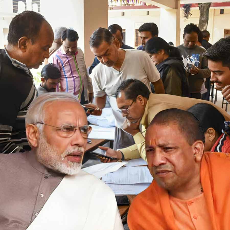 উত্তরপ্রদেশে সবচেয়ে বেশি নাম বাদ লখনউয়ে, কত নাম ছাঁটাই মোদীর বারাণসীতে? যোগীর গোরক্ষপুরে কমল কত ভোটার?উত্তরপ্রদেশে সবচেয়ে বেশি নাম বাদ লখনউয়ে, কত নাম ছাঁটাই মোদীর বারাণসীতে? যোগীর গোরক্ষপুরে কমল কত ভোটার?